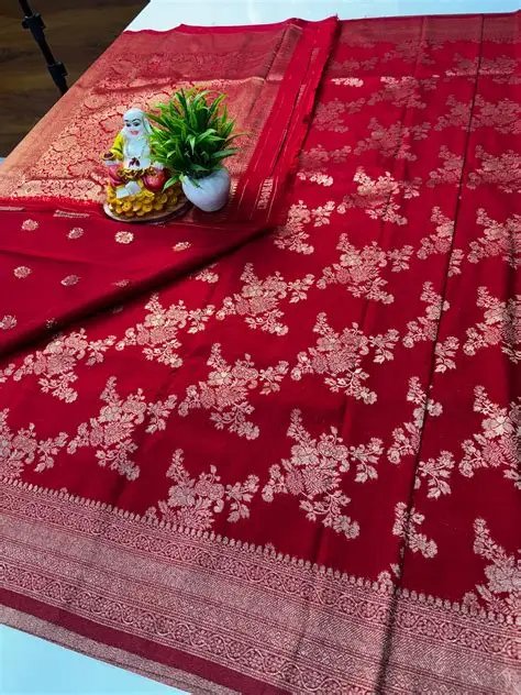 Premium Georgette Saree with Buttas and Rich Pallu