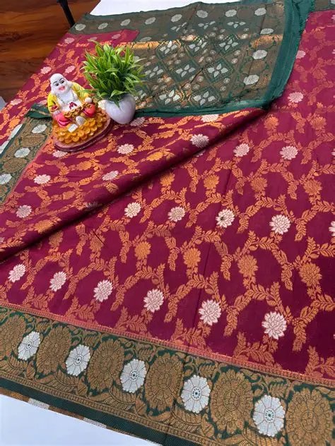 Premium Georgette Saree with Meenakari Pattern and Rich Pallu
